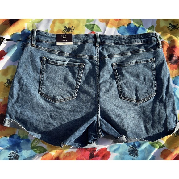 Ava & Viv Mid Rise Blue Jean Shorts Women's Plus Size 20W NWT - Picture 4 of 5